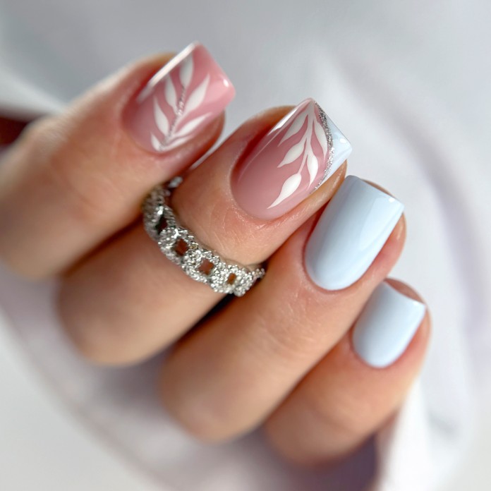 Totalny Look – pastelowy manicure z florystycznym zdobieniem
