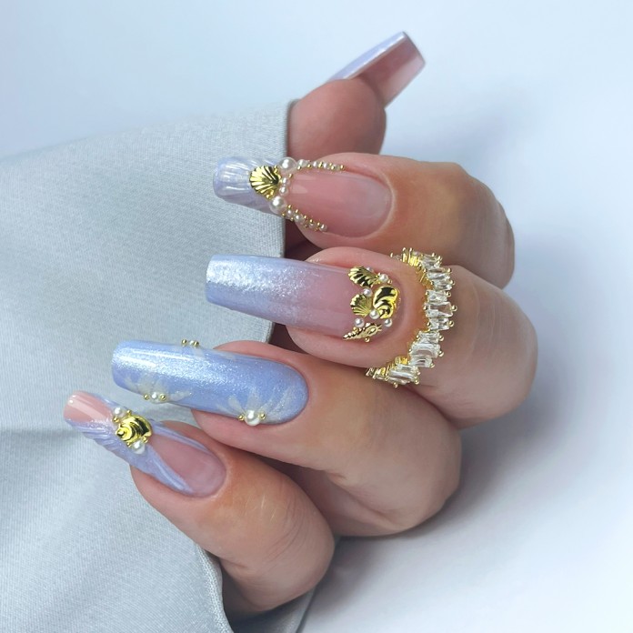 Lazurowy Vibe – wakacyjny manicure inspirowany laguną