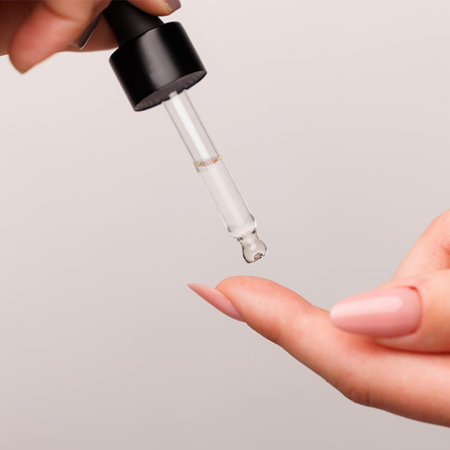 Dlaczego paznokcie się rozdwajają i jak temu zapobiegać